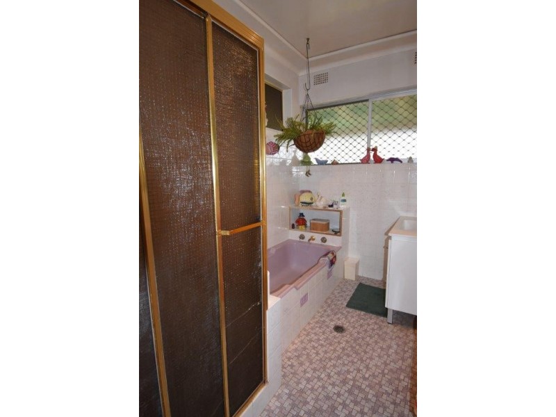 11 Riverview Avenue, Wellington NSW 2820