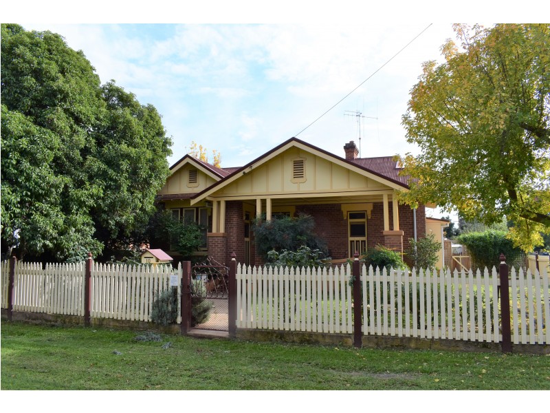 10 Warne Street, Wellington NSW 2820