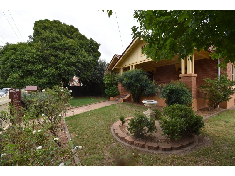 10 Warne Street, Wellington NSW 2820