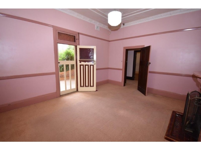 10 Warne Street, Wellington NSW 2820