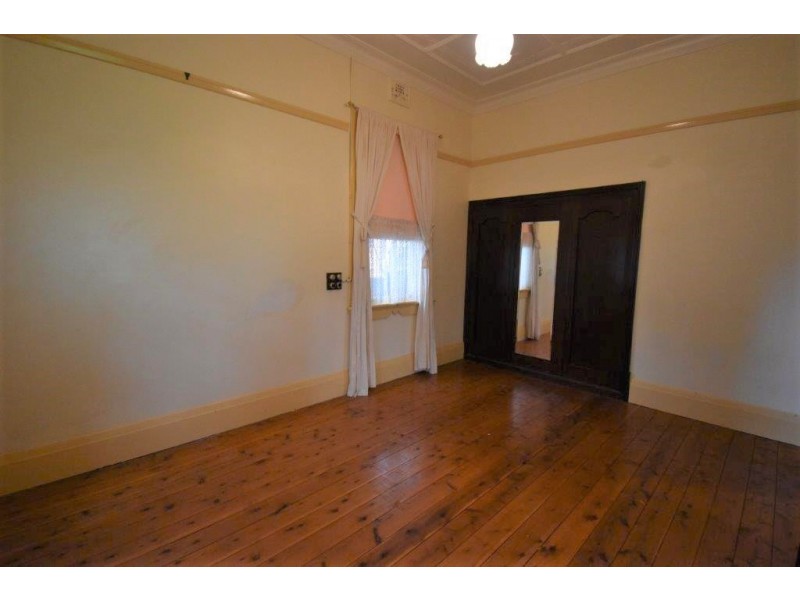 10 Warne Street, Wellington NSW 2820