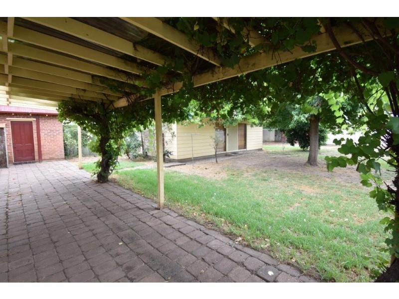 10 Warne Street, Wellington NSW 2820