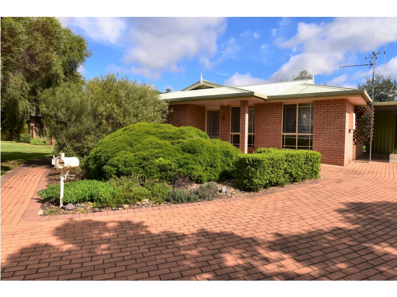 1 Casuarina Close, Montefiores NSW 2820
