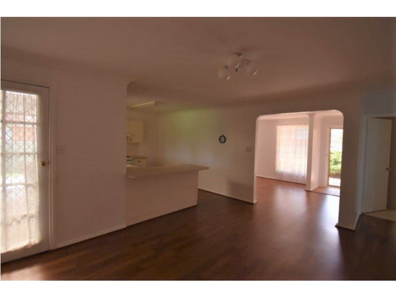 1 Casuarina Close, Montefiores NSW 2820