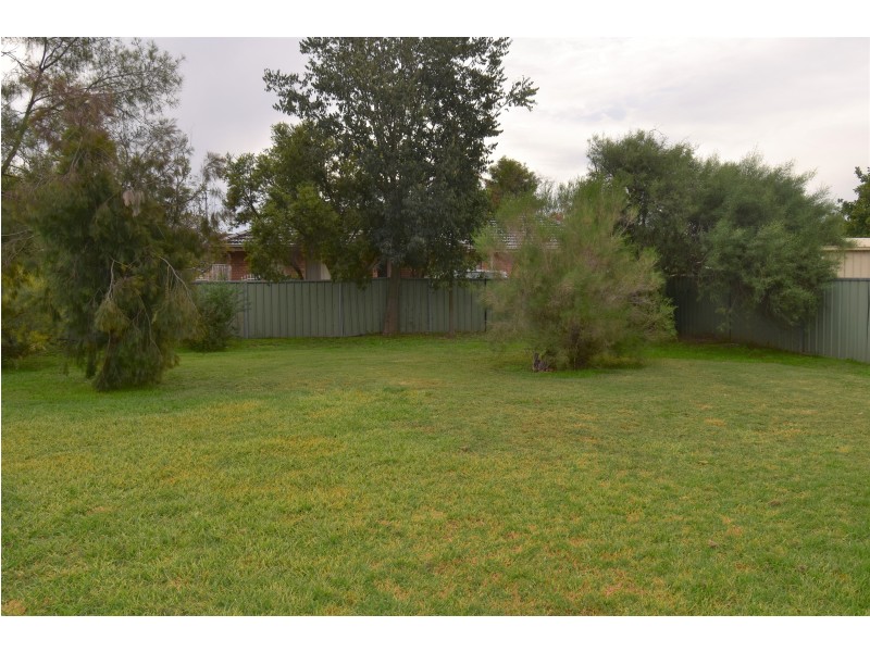1 Casuarina Close, Montefiores NSW 2820