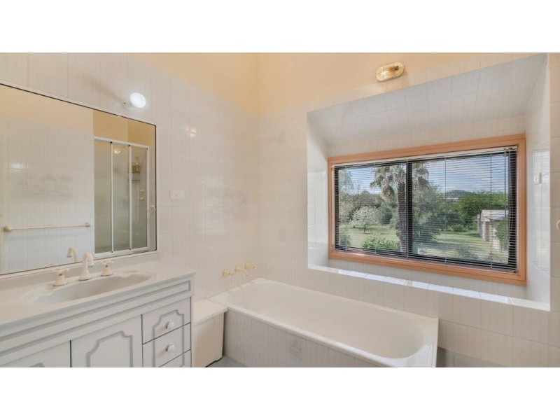 10 Queen Street, Wellington NSW 2820