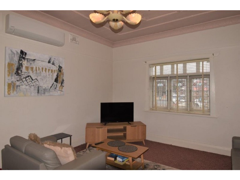 6 Warne Street, Wellington NSW 2820