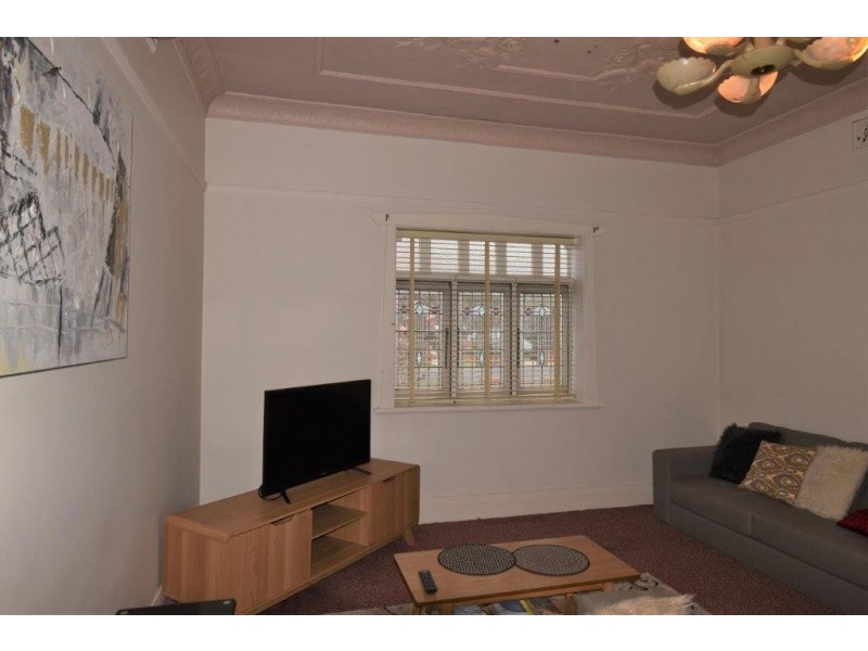 6 Warne Street, Wellington NSW 2820
