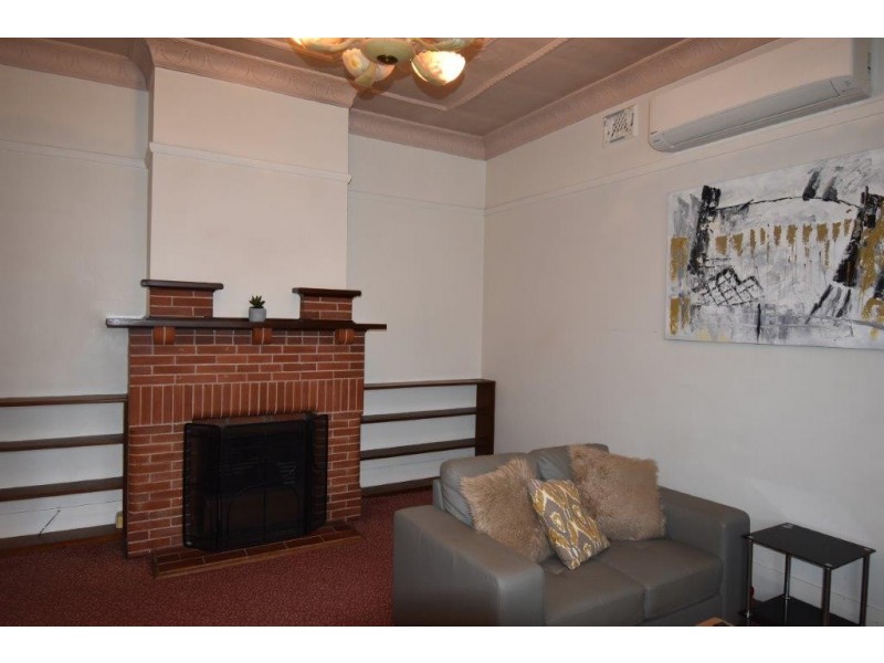 6 Warne Street, Wellington NSW 2820