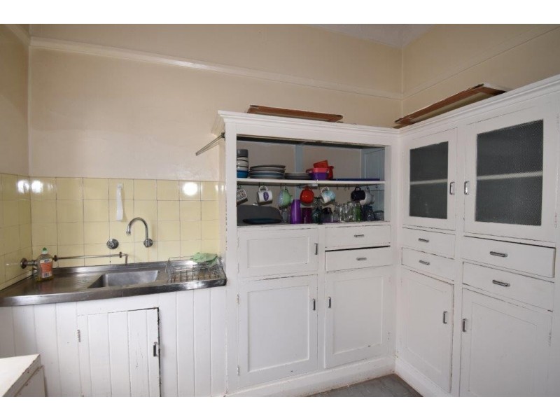 6 Warne Street, Wellington NSW 2820