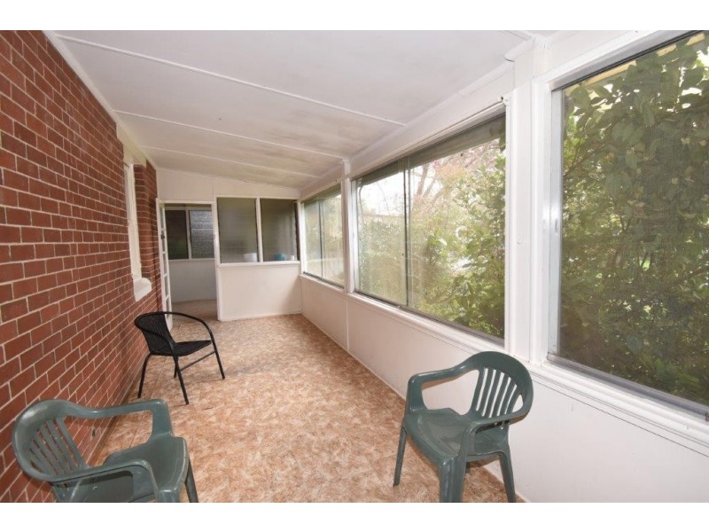 6 Warne Street, Wellington NSW 2820