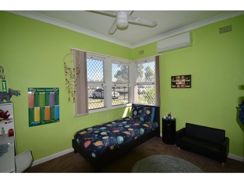76 Whiteley Street, Wellington NSW 2820