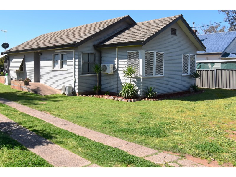 76 Whiteley Street, Wellington NSW 2820