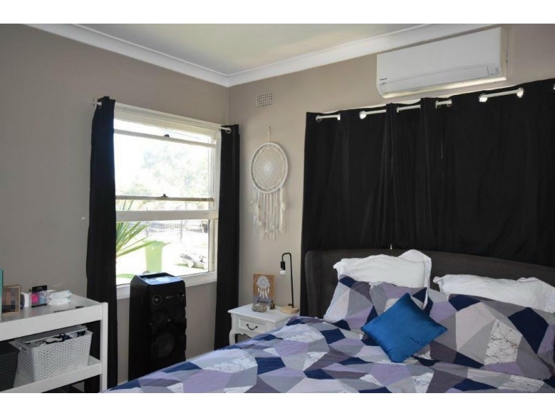 76 Whiteley Street, Wellington NSW 2820