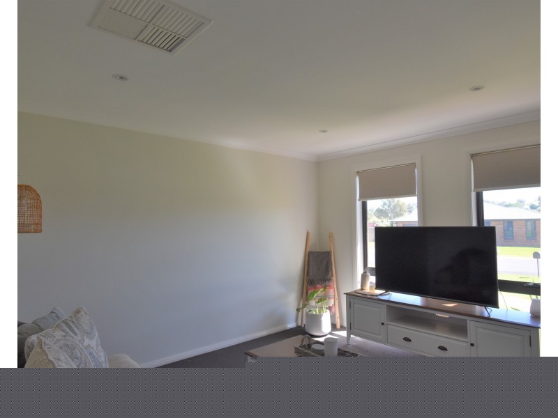 10 King Street, Wellington NSW 2820