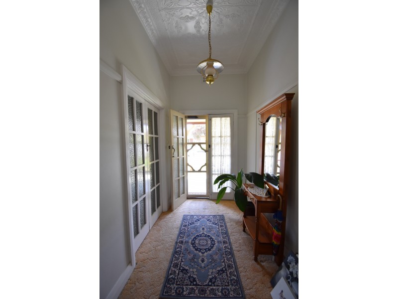 9 Bank Street, Wellington NSW 2820