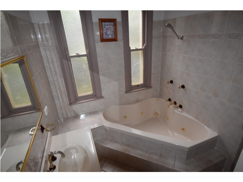 9 Bank Street, Wellington NSW 2820