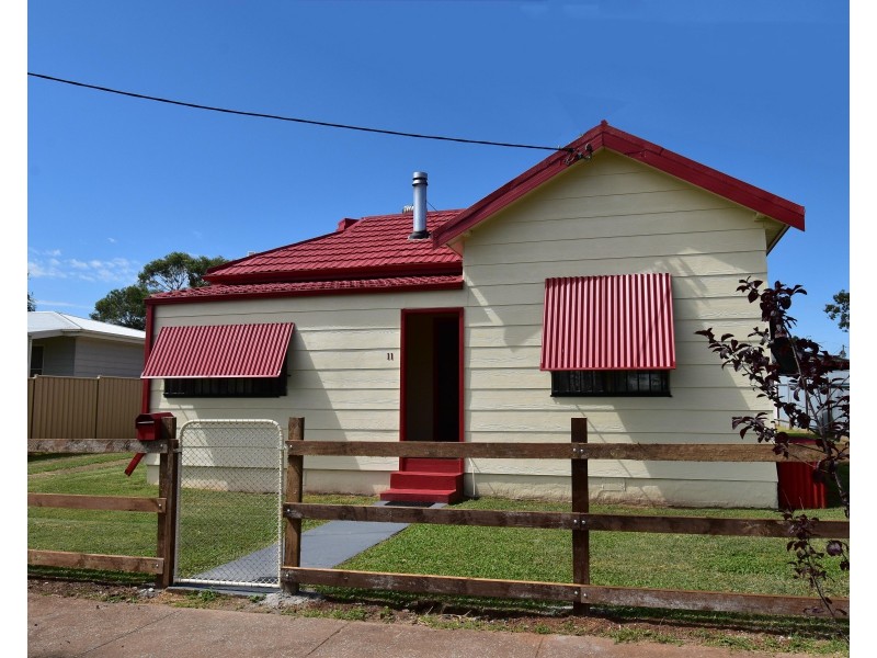 11 Lachlan Street Yeoval via, Wellington NSW 2820