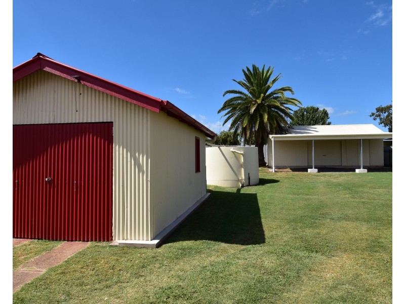 11 Lachlan Street Yeoval via, Wellington NSW 2820