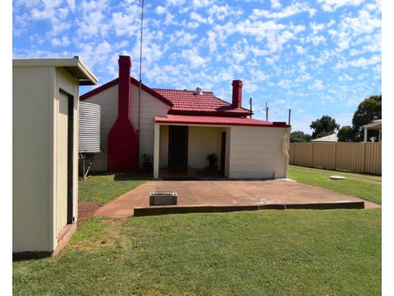 11 Lachlan Street Yeoval via, Wellington NSW 2820