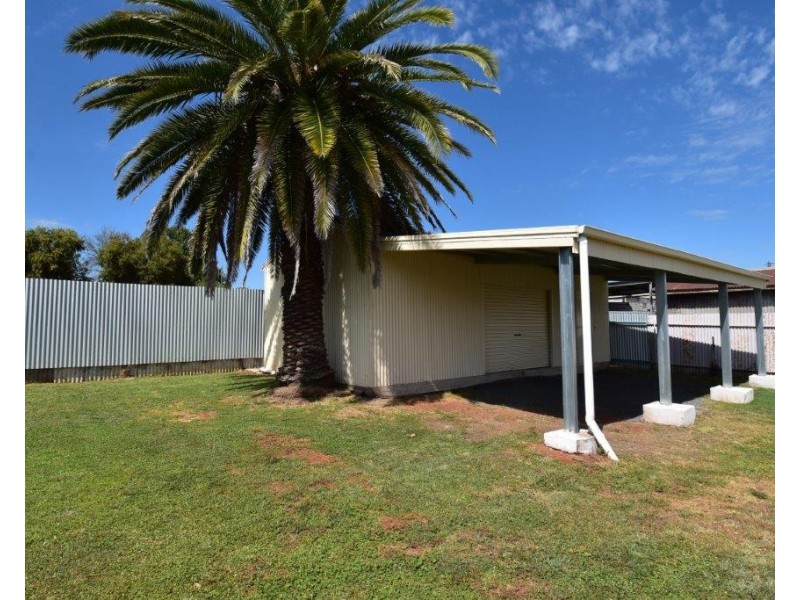 11 Lachlan Street Yeoval via, Wellington NSW 2820