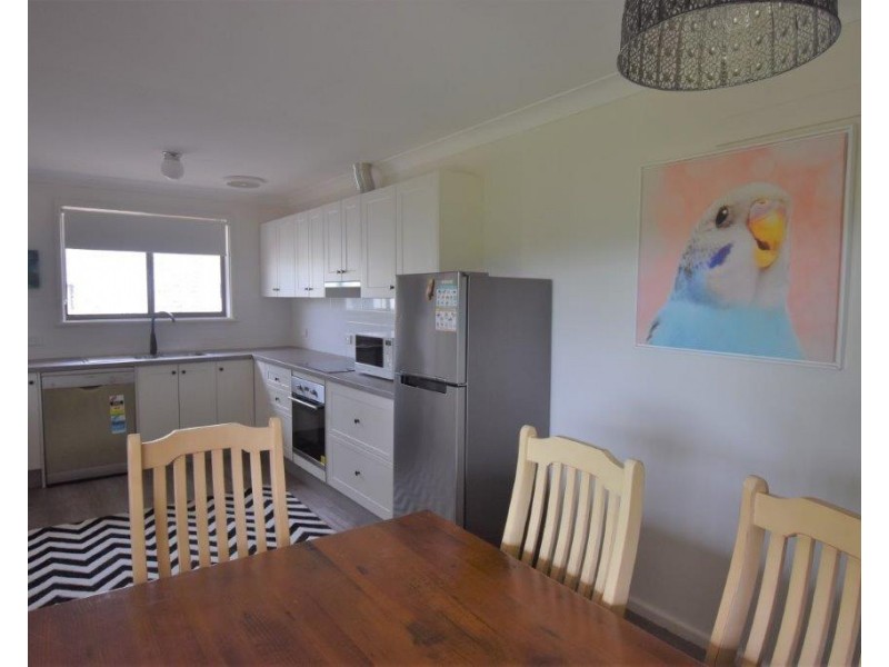 8 Montefiores Street, Wellington NSW 2820