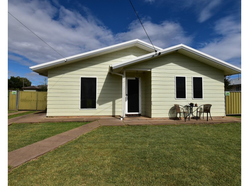 3 Walker Crescent, Wellington NSW 2820