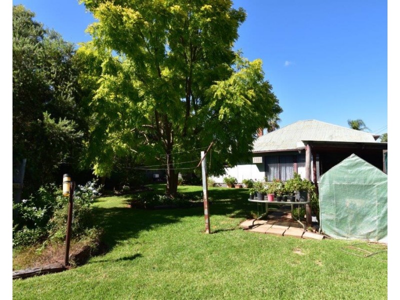 2 Kingsford Avenue, Wellington NSW 2820