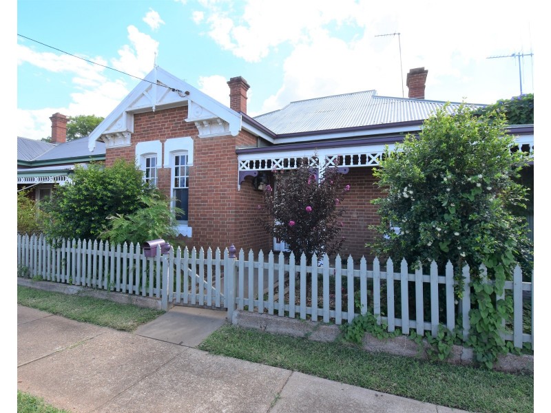 15 Percy Street, Wellington NSW 2820