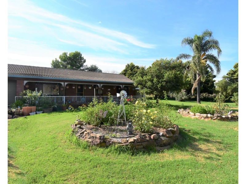 126 Simpson Street, Wellington NSW 2820