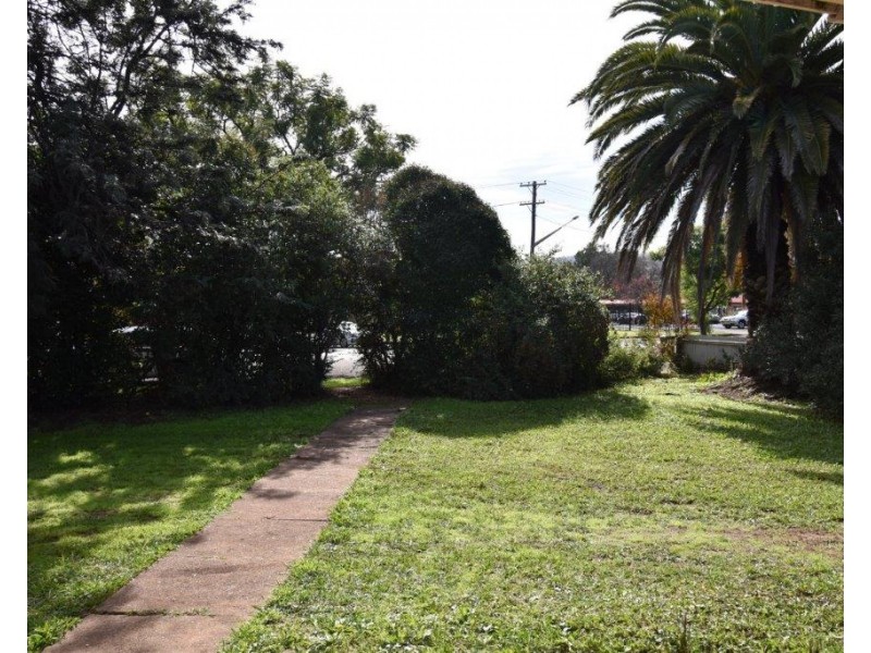 117 GISBORNE STREET, Wellington NSW 2820