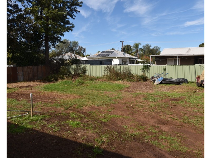 117 GISBORNE STREET, Wellington NSW 2820