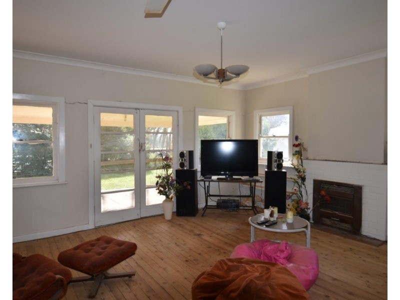 117 GISBORNE STREET, Wellington NSW 2820