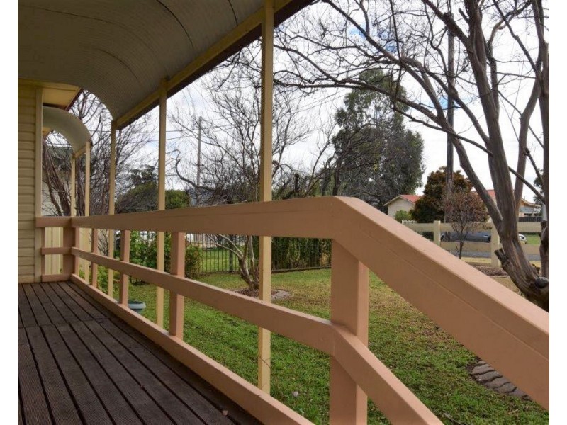11 Glasson Street, Wellington NSW 2820
