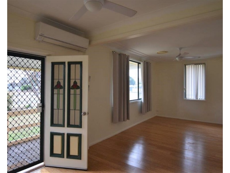 11 Glasson Street, Wellington NSW 2820