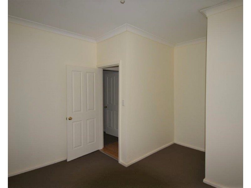 11 Glasson Street, Wellington NSW 2820