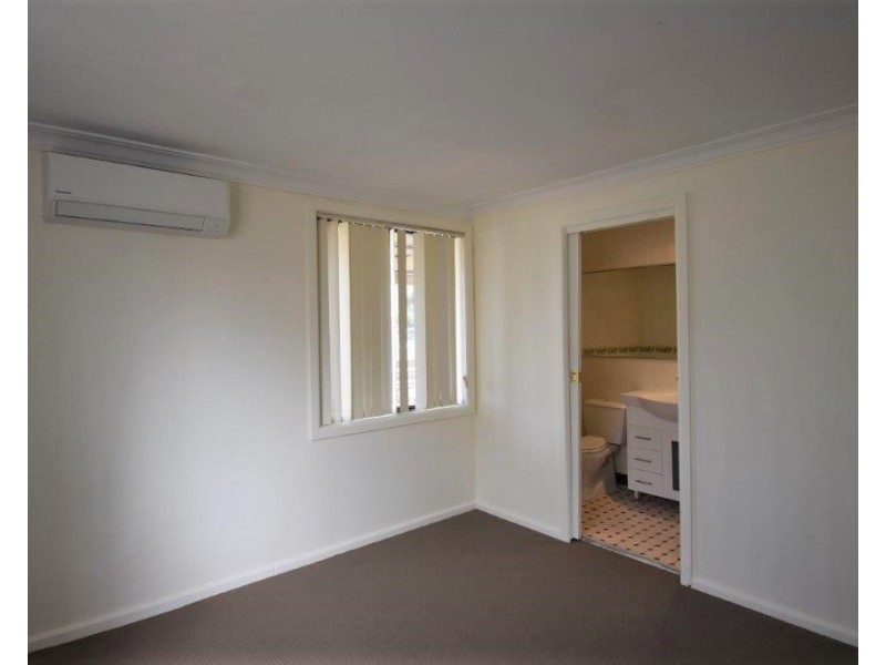 11 Glasson Street, Wellington NSW 2820