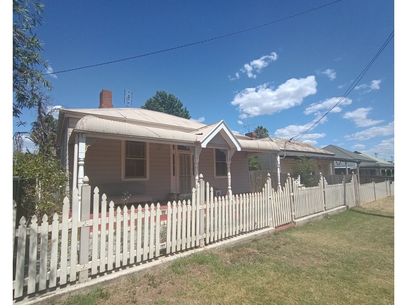64 Simpson Street, Wellington NSW 2820