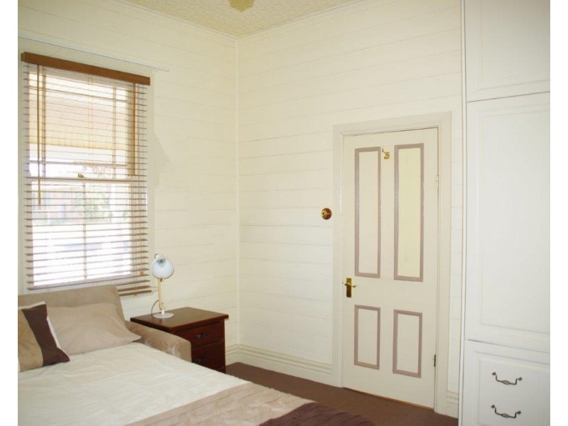 64 Simpson Street, Wellington NSW 2820