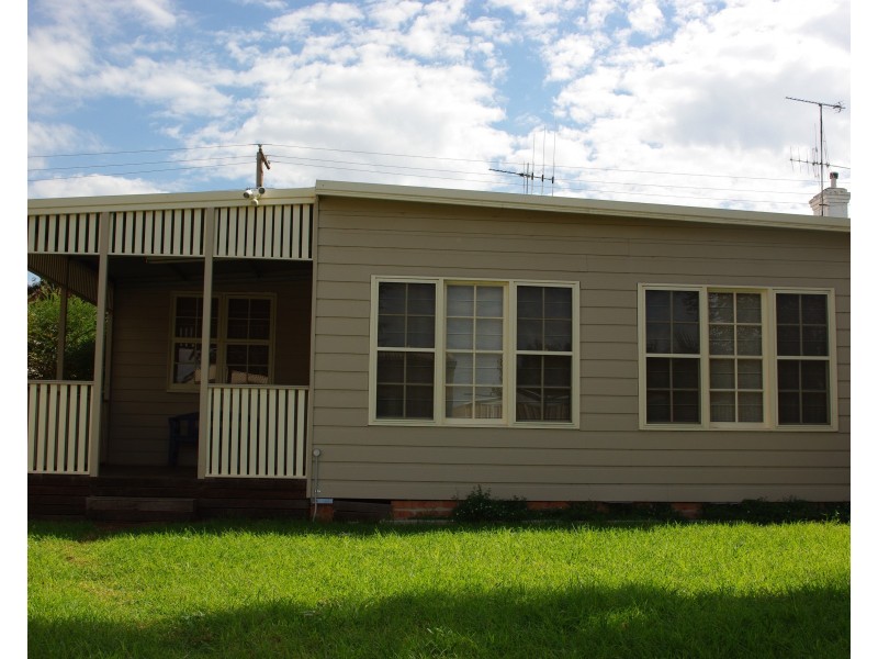 64 Simpson Street, Wellington NSW 2820