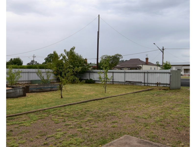 106 Warne Street, Wellington NSW 2820