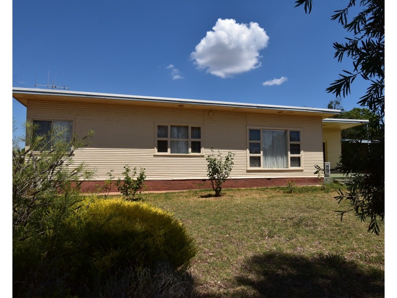 127 Gisborne Street, Wellington NSW 2820