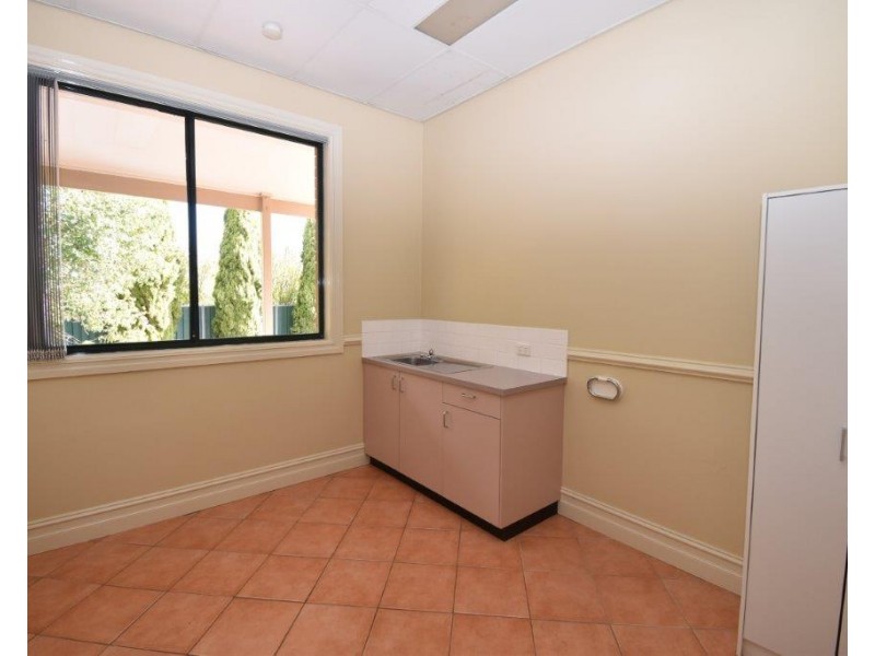 3A Charles Street, Wellington NSW 2820