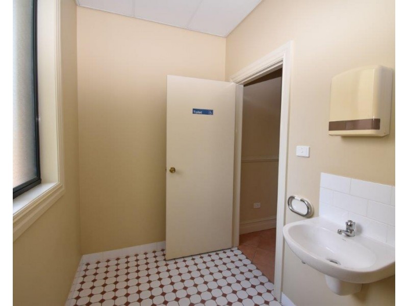 3A Charles Street, Wellington NSW 2820