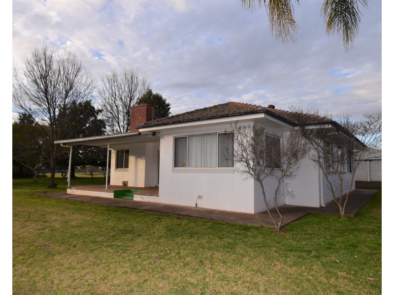 60-64 Curtis Street, Wellington NSW 2820