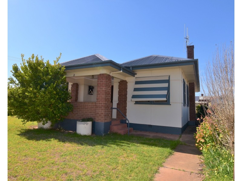 2 Quirk Street, Wellington NSW 2820