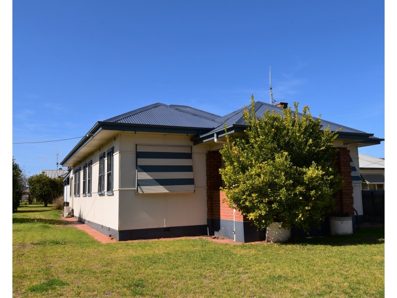 2 Quirk Street, Wellington NSW 2820