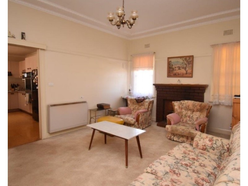 2 Quirk Street, Wellington NSW 2820