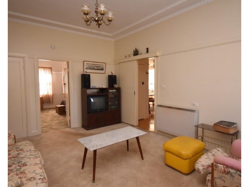 2 Quirk Street, Wellington NSW 2820