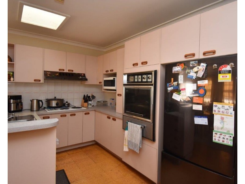 2 Quirk Street, Wellington NSW 2820